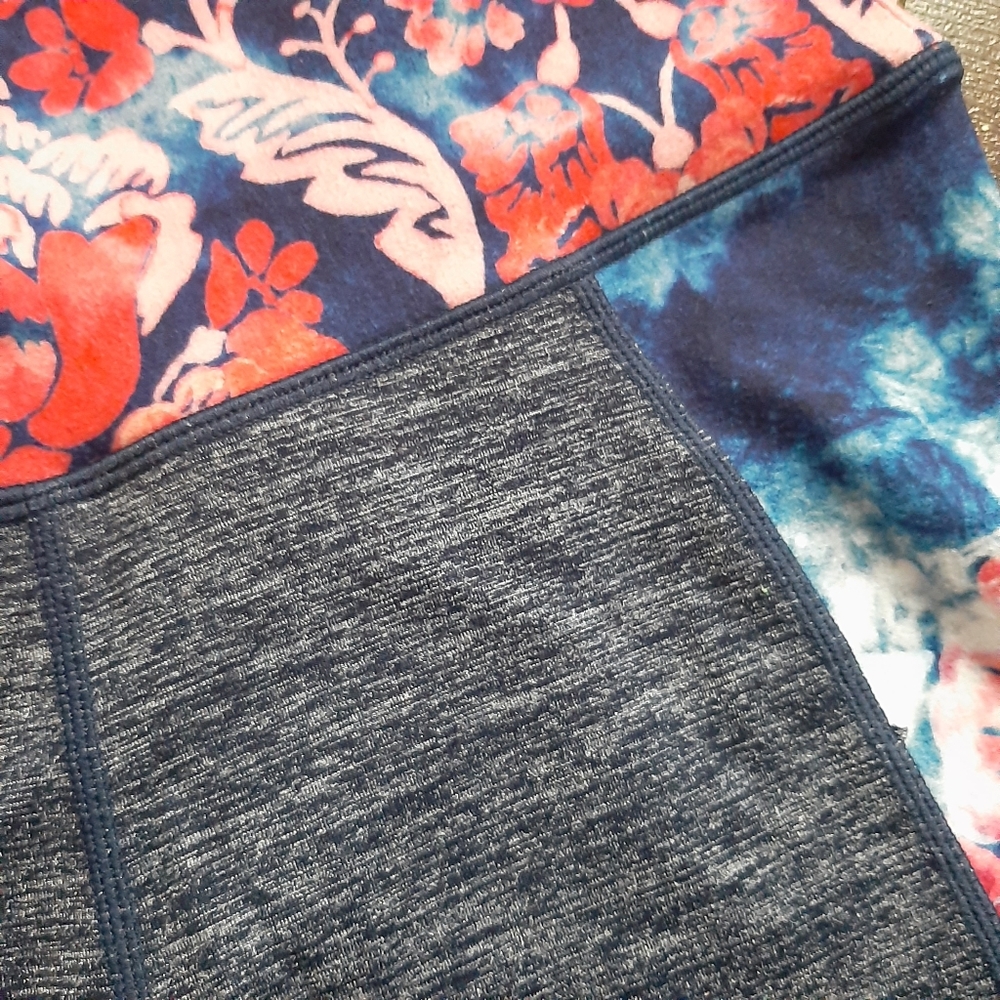 Nanette Lepore Play Floral Cropped Leggings Small - Picture 6 of 10